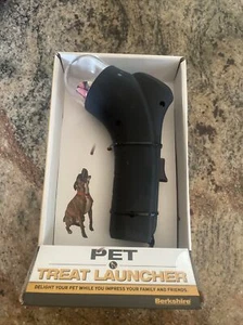 Berkshire Pet Treat Launcher Shooter NIB - Picture 1 of 2