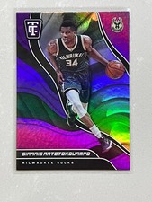 2017-18 Totally Certified Purple Giannis Antetokounmpo #37