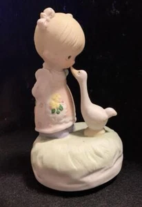 Precious Moments FUJII Angel Girl and Duck Music Box The Beatles Yesterday - Picture 1 of 7