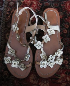 KATE SPADE - SANDALIAS DE CUERO FLORAL TONO DORADO “COLORADO” - 8,5 - Imagen 1 de 9