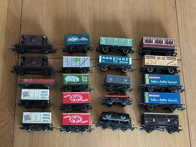 Hornby OO Gauge Job Lot Of 20 Wagons VGC - Image 1 of 4