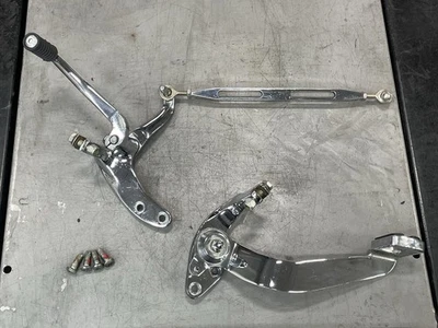 OEM Harley FXD Dyna Forward Foot Controls Chrome FXDL FXDWG 49080-03 - Image 1 of 4