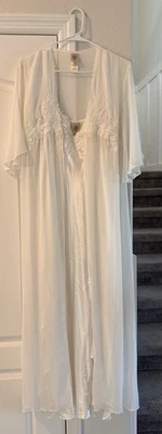  In bloom by jonquil celeste Floral lace White nightgown and robe - Image 1 of 4