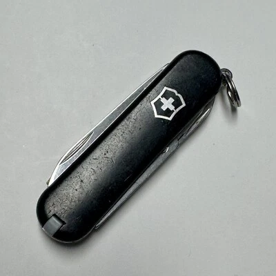 Swiss Army Knife Victorinox 58mm Classic SD Pocket Knife Black FREE SHIPPING - Image 1 of 4