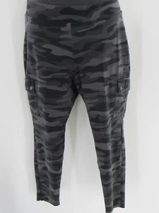 Plus Size Women's Torrid w/ Side Cargo Pockets Gray Camo Stretch Pants: Size 2 - Picture 1 of 4