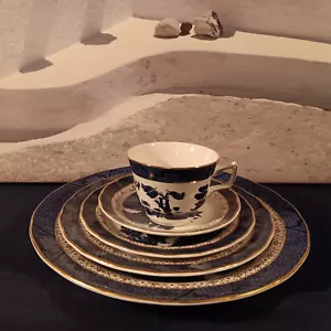 2004 ROYAL DOULTON REAL OLD WILLOW 5 pc. PLACE SETTING - EXCELLENT - Picture 1 of 13