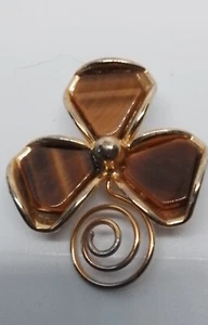 Brosche Tigerauge goldfarben Kleeblatt - Bild 1 von 9