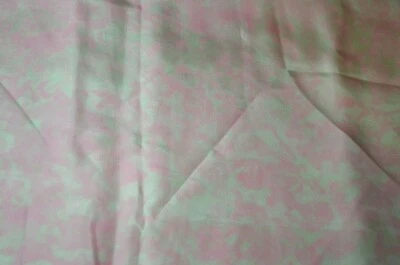 Remanente de tela rosa y blanco material transparente 44" x 46" proyecto artesanal costura  Foto 1 de 4