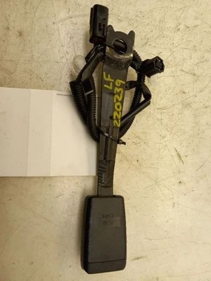 ПРЯЖКА ПЕРЕДНЕГО РЕМНЯ БЕЗОПАСНОСТИ СО СТОРОНЫ ВОДИТЕЛЯ 08-12 SCION XD 1,8 Л  - Изображение 1 из 4