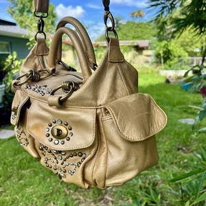 Bolso Isabella Fiore Doble Asa Hombro Tachonado Cuero Dorado Hobo Raro LEER - Imagen 1 de 17