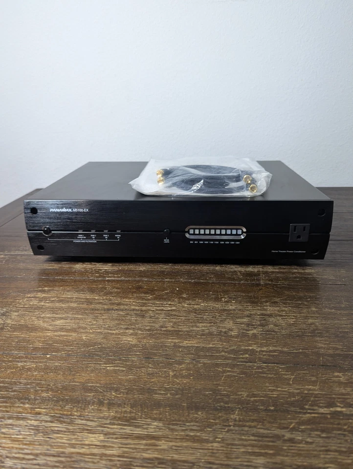 Panamax M5100-EX Home Theater Acondicionador de Potencia Supresor de Sobretensiones, 11 Tomas En muy buena condición Foto 1 de 4
