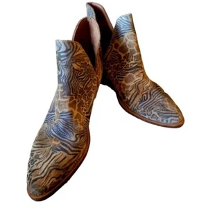 Free People Animal Charm Animal Print Double V Bootie Multi Print Size 38.5 - Picture 1 of 8