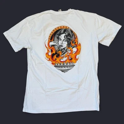 Camiseta Lights Out Tattoo Shop Gráfica Llamas Blancas Adulto Talla XL Manga Corta Foto 1 de 4
