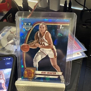 2024-25 Bowman University Chrome Sapphire Edition - Kiki Iriafen #47 (RC) - Bild 1 von 2