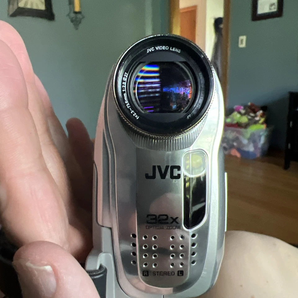 JVC GR-D371U Mini DV Camcorder with Case For Parts Not Working w/carrying case. - Image 1 of 4