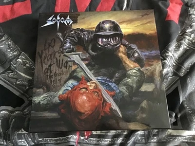 Sodom-40 Years at war/Box mit vinyl,poster,booklet,cassette...MEGA! - Bild 1 von 4