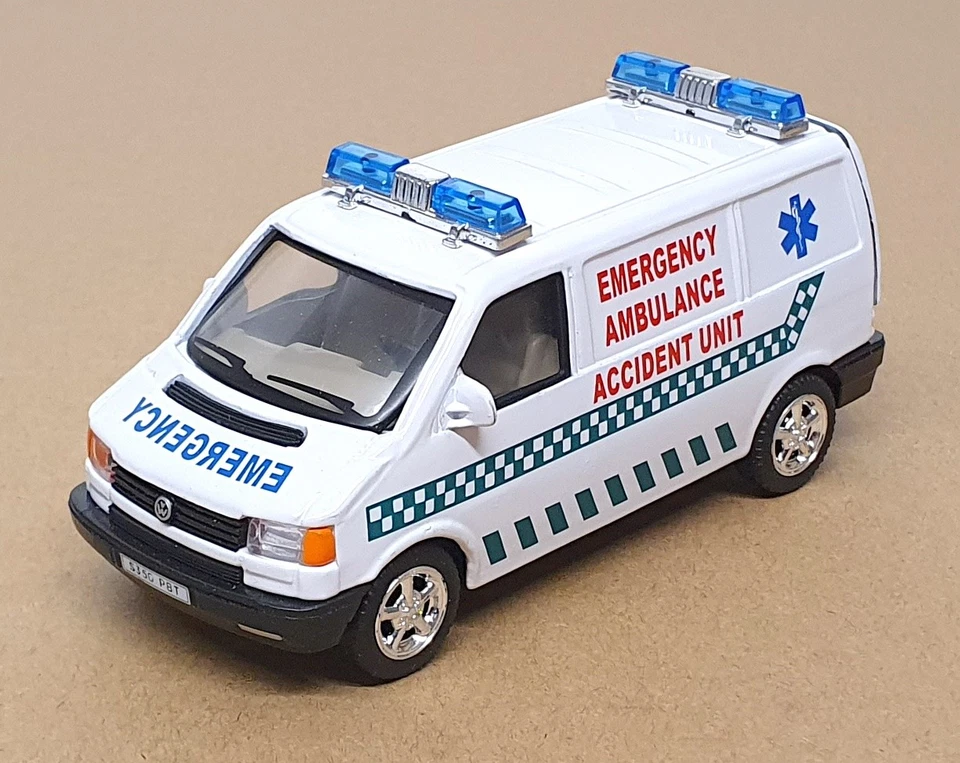 Cararama Escala 1/43 CARA29 - Ambulancia de Emergencia Volkswagen T4 - Blanca Foto 1 de 4