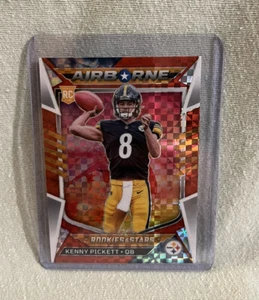 Kenny Pickett 2022 NFL Rookies and Stars Football Airborne Red Plaid RC - Foto 1 di 3