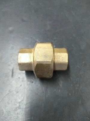 33250-04-04 1/4" Brass Female Pipe Union - Image 1 of 2