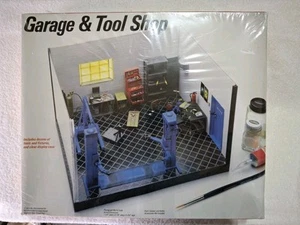 NEW IN SEALED BOX Testors 1/24 Garage & Tool Shop Plastic Model Kit 430 1988 - Picture 1 of 9