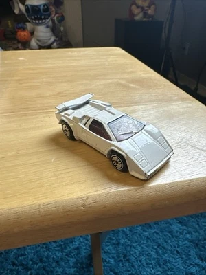 Lamborghini Countach 1987 Hot Wheels: ¡Blanco Ultra Hots!! Foto 1 de 4