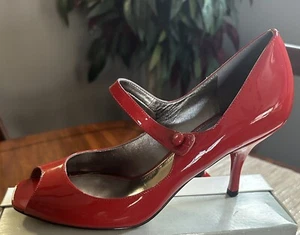 👠NWB Marc Fisher VINTAGE Mary Jane Red Patent Leather Peep-Toe Heels, Size 10 - Picture 1 of 5