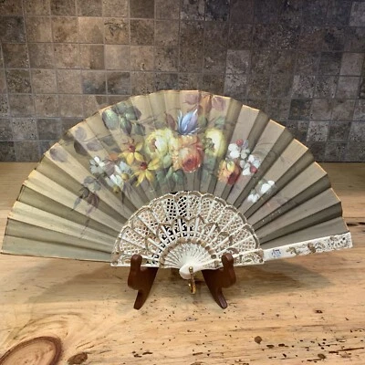 Abanico Plegable de Mano de Seda España De Colección Pintado a Mano Firmado Celuloide Decoración con Cubierta Foto 1 de 4