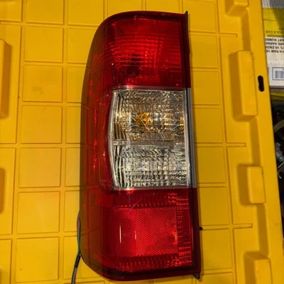 LUZ TRASERA IZQUIERDA COMPATIBLE CON NISSAN NV1500 NV2500 NV3500 12-17 NI280019 #1790 Foto 1 de 4