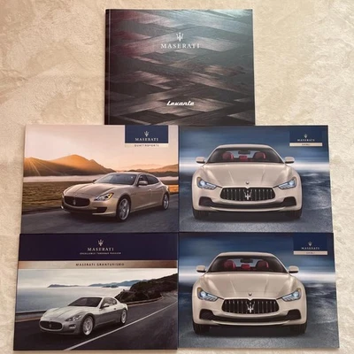 Maserati Quattroporte Ghibli Levante Juego de catálogo de coches de 5 volúmenes usado Foto 1 de 4