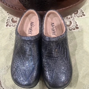 Alegria Blue Croc Patent Leather Croc Mule Women's 37 7-7/1/2  Slip On  Kay-427 - Picture 1 of 7