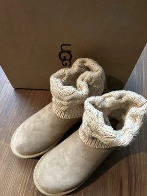 UGG 女式 Saela 罗纹针织袖口靴 6 码全新 — 第 1/4 张图片