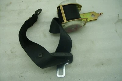 Chrysler Sebring 2001 cupé LX1 2 puertas trasero izquierdo cinturón de seguridad hebilla retractor B-81D Foto 1 de 4