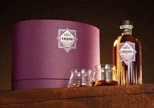 Cappelliera "Enigma" Grappa Riserva cl.70 - Idea Regalo Francoli - Foto 1 di 1