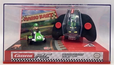 Carrera® Mario Kart 1:50 Mini RC, LUIGI Gürtel Clip mit Aufbewahrungsfach RTR 6+ - Bild 1 von 4