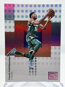 GIANNIS ANTETOKOUNMPO 2017-18 Panini Status Basketball #50 - Picture 1 of 2