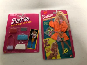 SET BESTEHEND AUS 2 NEU IM KARTON BARBIE PUPPE 1994 1989 ACTIVITY FASHION Stick and Peel 11936 711 - Bild 1 von 5