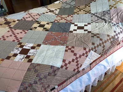 Edredón hecho a mano de nueve parches en rosa, bronceado, neutros 82" x 69" Foto 1 de 4