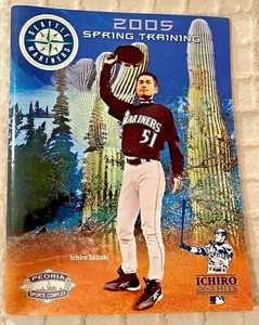 2005 Seattle Mariners Spring Training Program - Ichiro on Cover 262 hits - Picture 1 of 1