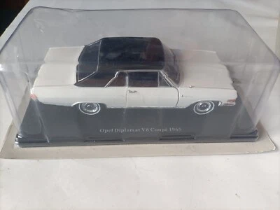 Opel Diplomat V8 Coupé 1965 .  scala 1:24 Perfetta.  - Immagine 1 di 4