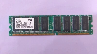 Samsung 256mb PC-2700u 333mhz DDR RAM Foto 1 de 4