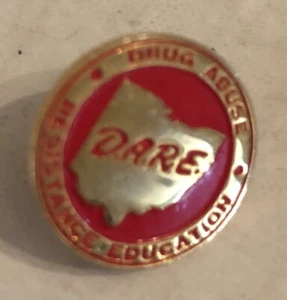 D.A.R.E. Drug Abuse Resistance Education Pin (C) - Picture 1 of 2
