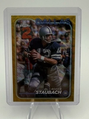 Roger Staubach Topps 2024 cromo refractor de onda dorada/50 como nuevo Foto 1 de 2