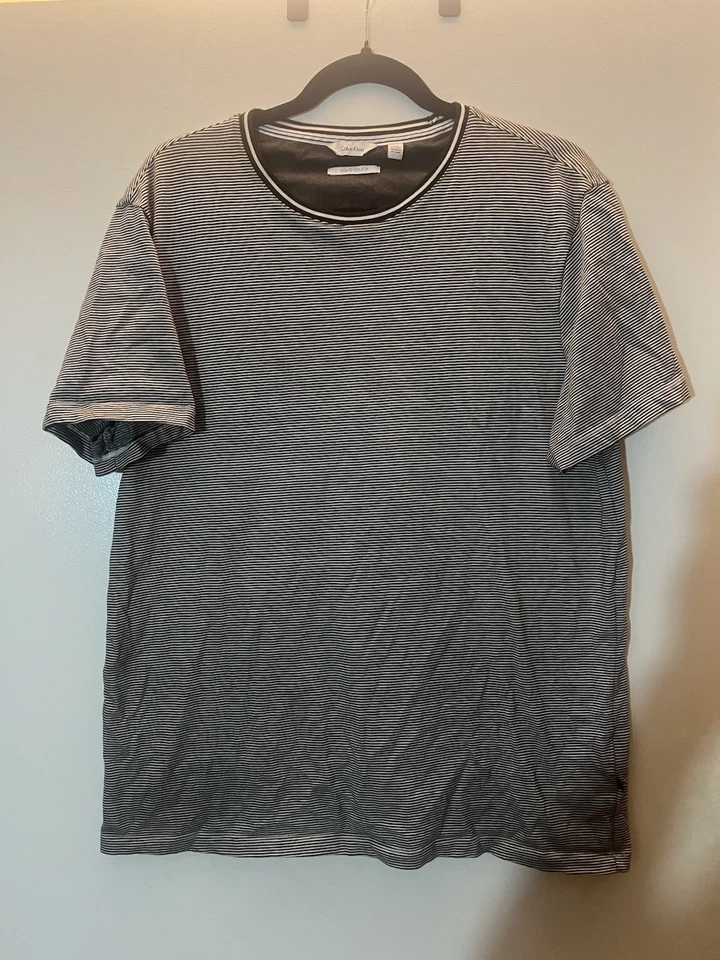 Рубашка мужская Calvin Klein Liquid Touch черная белая полоса короткий рукав - Изображение 1 из 4