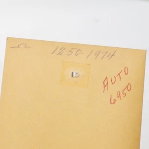 Omega 1250-1974 Estuche Carcasa Abrazadera Parte (1 pieza) Nuevo Stock Antiguo (C11D9) - Imagen 1 de 1