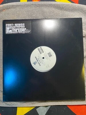 Fort Minor – Petrified / Remember The Name (12" Single Vinyl Record, 2005) — 第 1/2 张图片