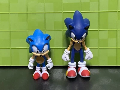 TOMY Sonic The Hedgehog Classic 2 Inch Modern Sonic 3 Inch Figures Used Rare - Image 1 of 4