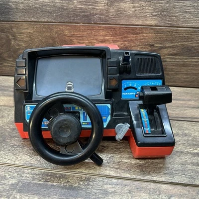 Винтажная электронная игра Fun to Drive Corvette Playmates Playworld 1985 - Изображение 1 из 4