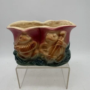 Vintage USA Shawnee Pottery Musical Frog Planter - Picture 1 of 9