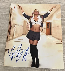 Jillian Hall Signed 8x10 Photo 2015 Leaf Certified - Picture 1 of 2