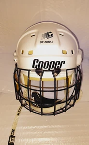 Vintage Cooper SK 2000 L White Hockey Helmet With Itech Mask HECC Certified - Picture 1 of 10